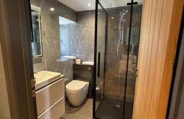 Luxurious, Unique & Elegant Cottage with Hot Tub - Foto 24