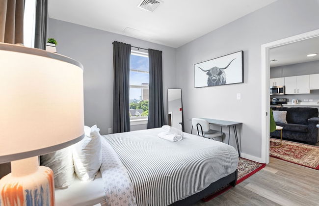 Furnished Apartments near Encore Boston - Photo 73