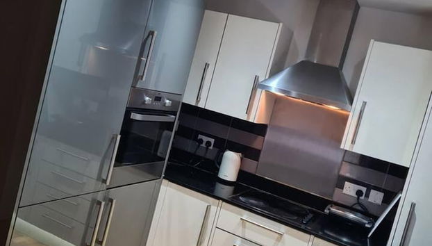 1-bed Apartment - Sleeps 3 - Parking - Wifi - Foto 5, Eigene Küche