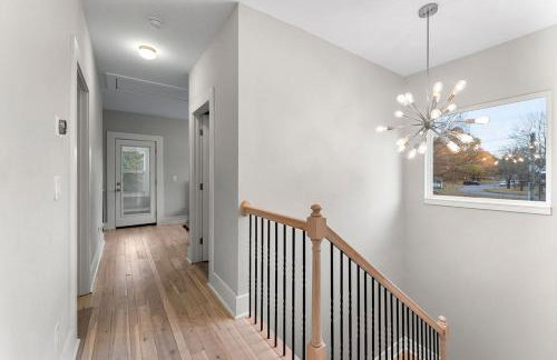 Large Modern Home Centrally located With Hot Tub - Foto 52