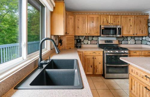 Fife Lake Lodge 2BR with Kitchen & Lake Views - Foto 20