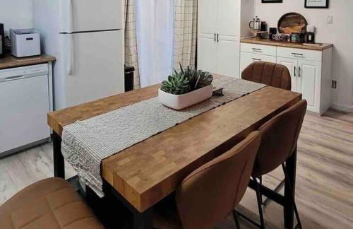 Tiki Escape w/ Amazing Mountain and Marsh Backdrop - Foto 11