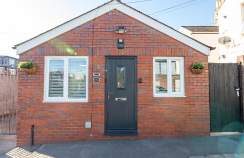 Luxury Cosy Central Detached Cardiff Bungalow with Free Parking - Foto 1