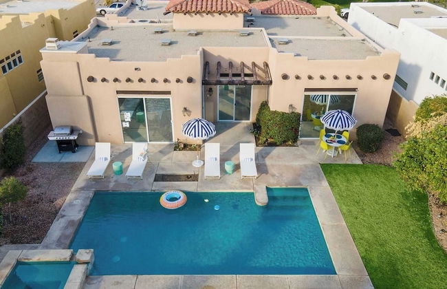 Pool + Hot Tub, Yard, Games Chic Midcentury Design Painted Sand by Avantstay - Photo 25