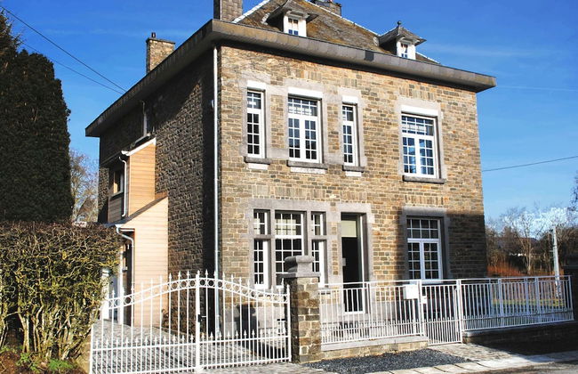 Luxurious Holiday Home in Courtil with Hot Tub - Foto 1