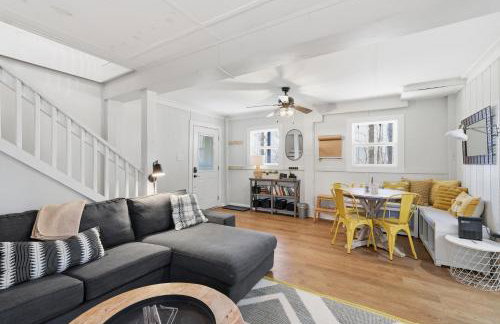 The Sapphire Shore Cottage with Dock! home - Foto 9