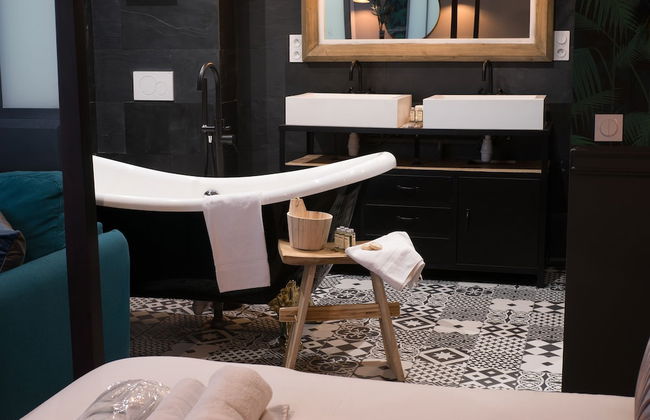 The Royal Elysée Suite - Photo 27