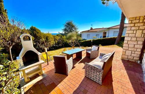 Villa Renata, bellissima villa con terrazzo vista mare e spiaggia inclusa - Foto 2