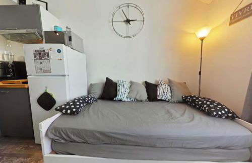 Studio Mezzanine Lumineux avec Wifi, Idéalement Situé, 4 Couchages, à 250m de la Plage et du Port - FR-1-224B-99 - Foto 12