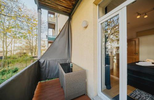 BlissPlace 3 Zi Premium Apartment nahe GETEC Arena mit Kingsize Betten und Balkon - Foto 17