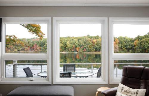 Bryan Lake Oasis in Downtown Lake Ann - Foto 41