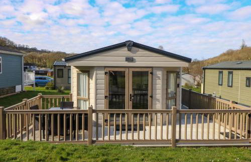 98 The Heron - Photo 2