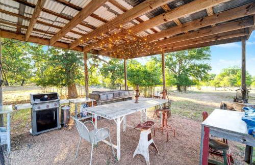 Luxury Airstream Campsite Nestled Beneath Oak Trees Outside of Austin, Texas - Foto 41