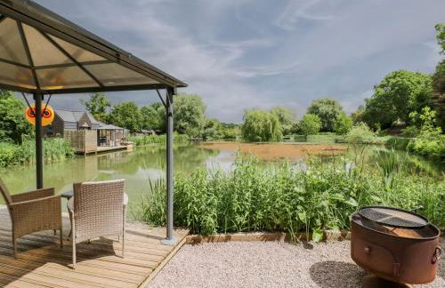 Maple Lodge at Bridge Lake Farm & Fishery - Foto 12