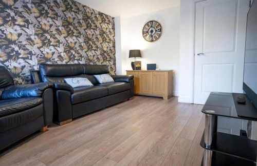 Stunning 3 bed House - Nr Kings Mill Hospital - 2 Parking Spaces, Wifi & Garden - Foto 26