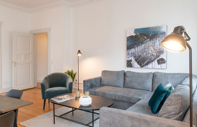 Sanders Boulevard - Smart 3-bdr Apt By the Canal - Photo 18