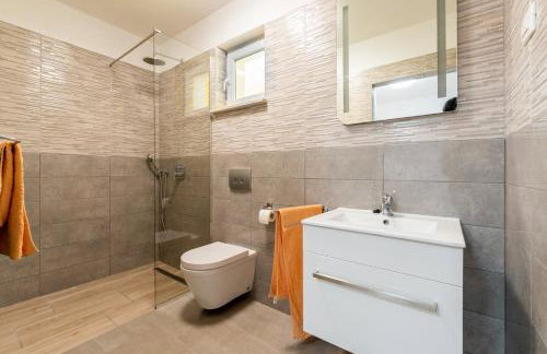 Beautiful villa Eden with pool and jacuzzi immersed in the vegetation - Foto 10