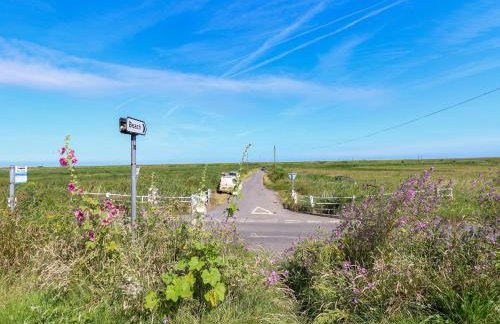 Beach Cottage - Photo 39