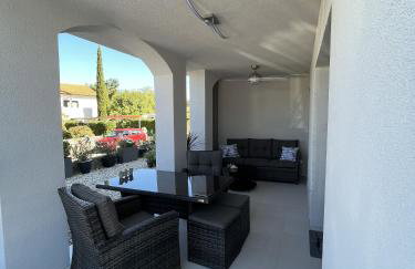 HelaMoni, New 5 Star 2 Person apartments with pool - Foto 21