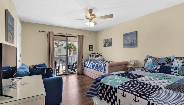 Townhouse Only 2 Min Walk to Beach; Community Pool, and More! - Foto 3, Habitación