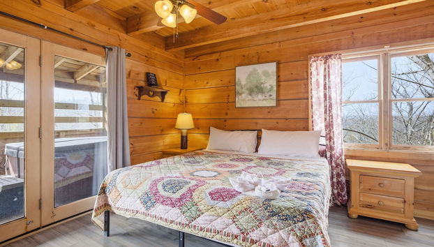 Pappy's Peak 2 Bedroom Cabin by RedAwning - Foto 3, Habitación