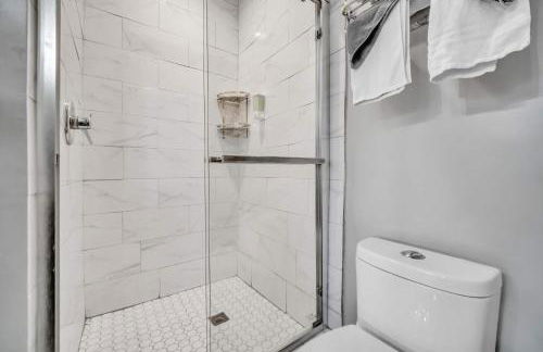 Cle Suites 2BR 1BA 5 min Walk to Cle Clinic #9 - Foto 11