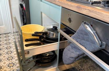 Cosy Lincoln Home Sleeps 6 with Parking - Foto 27