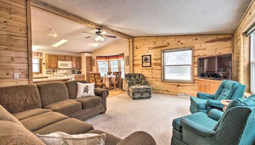 Cozy Crosby Cabin Near Serpent Lake and Main St - Foto 2