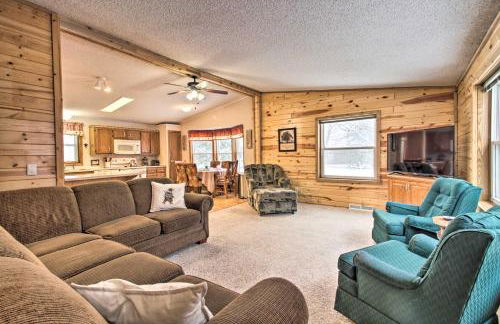 Cozy Crosby Cabin Near Serpent Lake and Main St - Foto 2