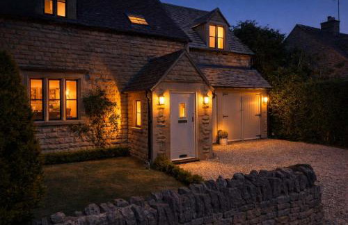 Large Stylish Luxury Cotswold Cottage - ideal for families, w/ EV charging - Foto 2