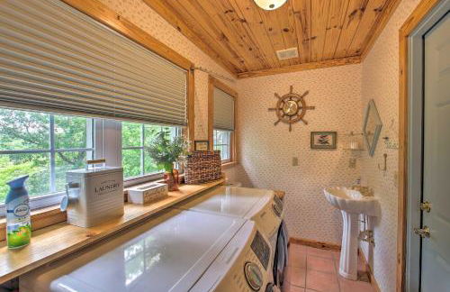 Kayaks and Boat Dock Lakeside Hot Springs Retreat - Foto 22