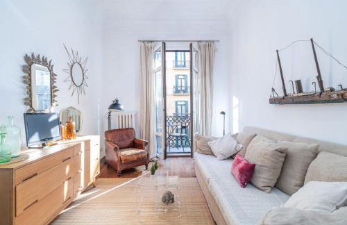 GuestReady - Central Barcelona Getaway - Photo 2