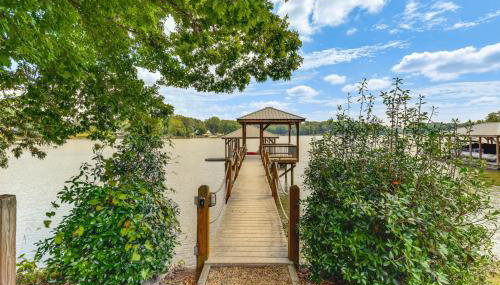 Waterfront Sherrills Ford Home with Pool and Boat Dock - Foto 2