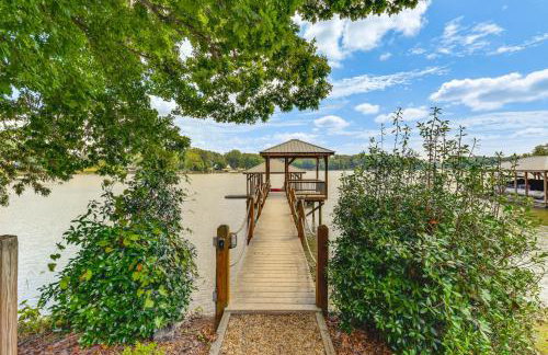 Waterfront Sherrills Ford Home with Pool and Boat Dock - Foto 2