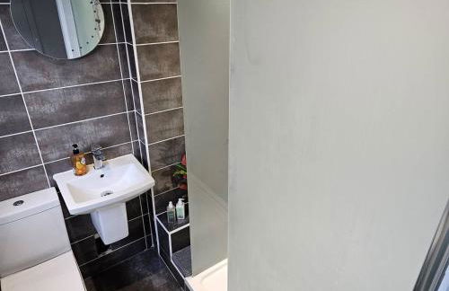 Cosy Oakbank Apartment close to Wishaw hospital - Foto 5