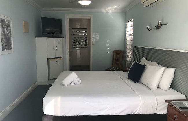 Bush Village Holiday Cabins - Photo 30