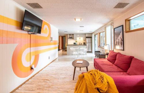 Basement Apartment w/ Hot Tub & Bombshelter! - Foto 1