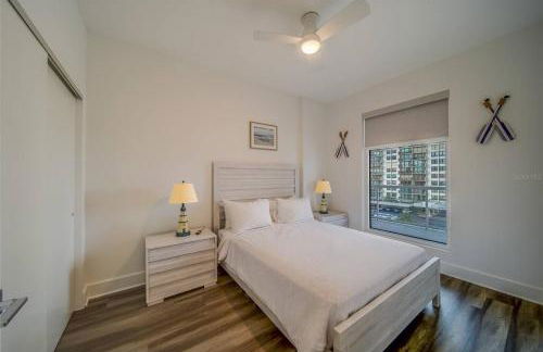 Luxury Waterfront Penthouse with Amenities and Services - Foto 28