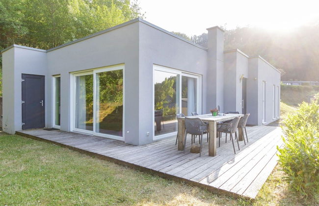 Nature Park Hillside Bungalow - Photo 1