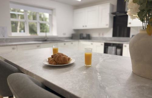 Low Street Escape 3 Bed, Sleeps 9, Gated Drive, WiFi, Contractors - Foto 9