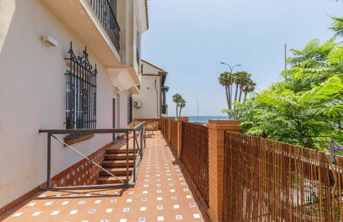 Living4malaga Seafront Duplex - Photo 34