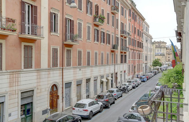 Charming Colosseum - Photo 27