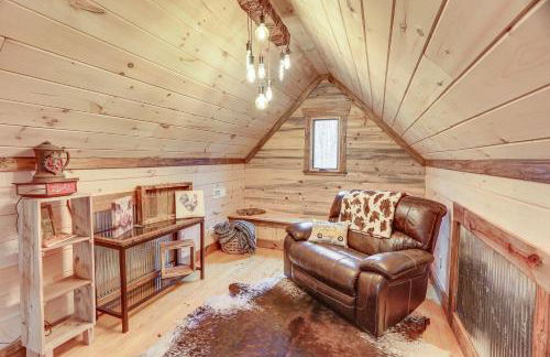 Peaceful Hikers Hideaway with Deck on 1 Acre! - Foto 18