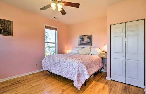 Charming Waterfront Home Fish, Boat and More! - Foto 14