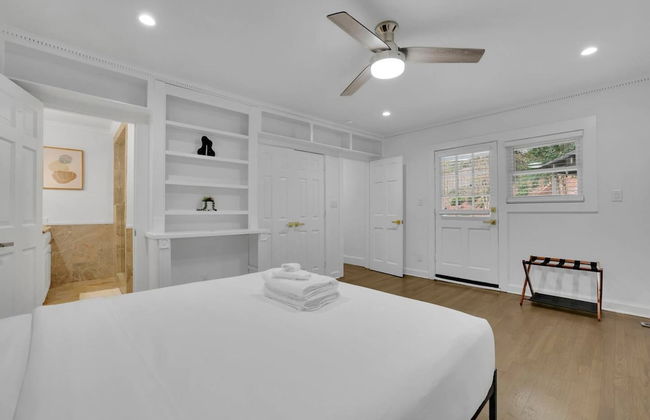 Luxury 7BR Buckhead Oasis w Pool Gameroom Firepit - Foto 10