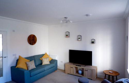 No 7 Quiet, two bedroom Ground Floor Flat in Tornagrain Great for early Airport departures or late flights - Photo 7
