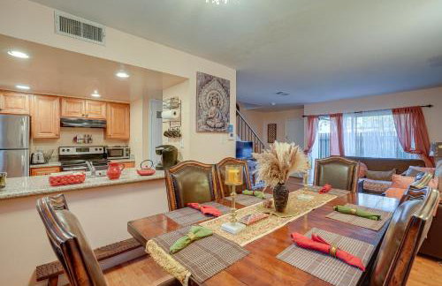 Lovely Concord Townhome Retreat with Community Pool! - Foto 8
