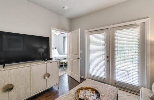 Cotton District Condo Walkable Spot for Game Day! - Foto 9