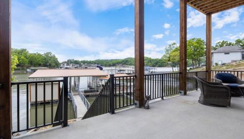 Luxury Home on Cove with Boat Slips, Waterslides, and Jump Deck - Foto 5