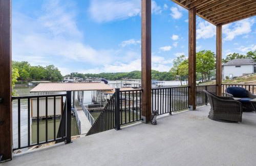 Luxury Home on Cove with Boat Slips, Waterslides, and Jump Deck - Foto 5